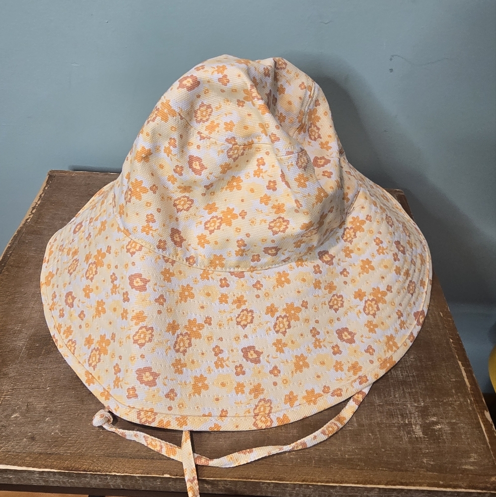 Lack Of Color Holiday Bucket Hat Floral Peach Bloom Festival NWT